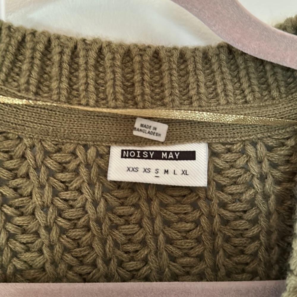 Color-Block Button-Up Cardigan - Picture 6 of 10